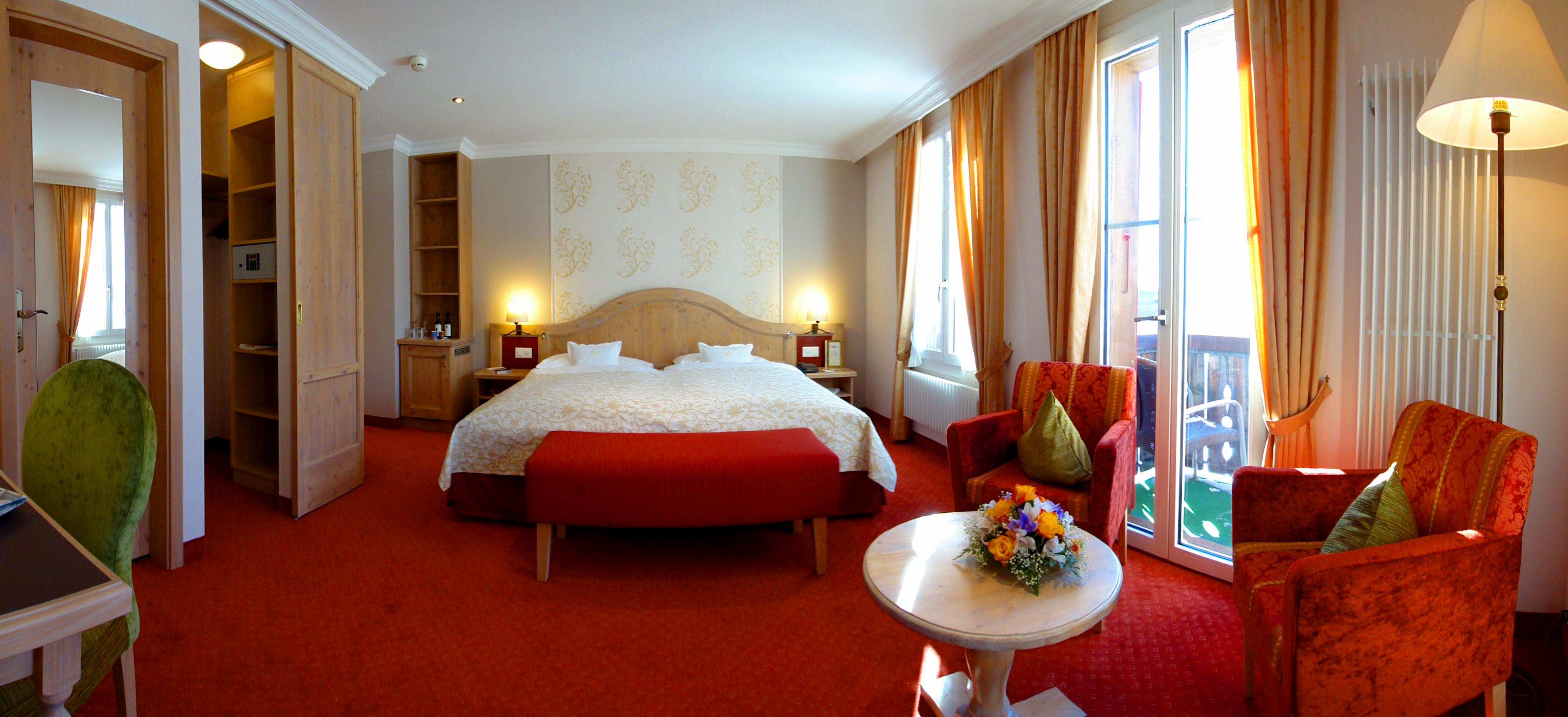 โรมันทิคโฮเทล ชไวทแซร์โฮฟ Hotel กรินเดลวัลด์ ภายนอก รูปภาพ