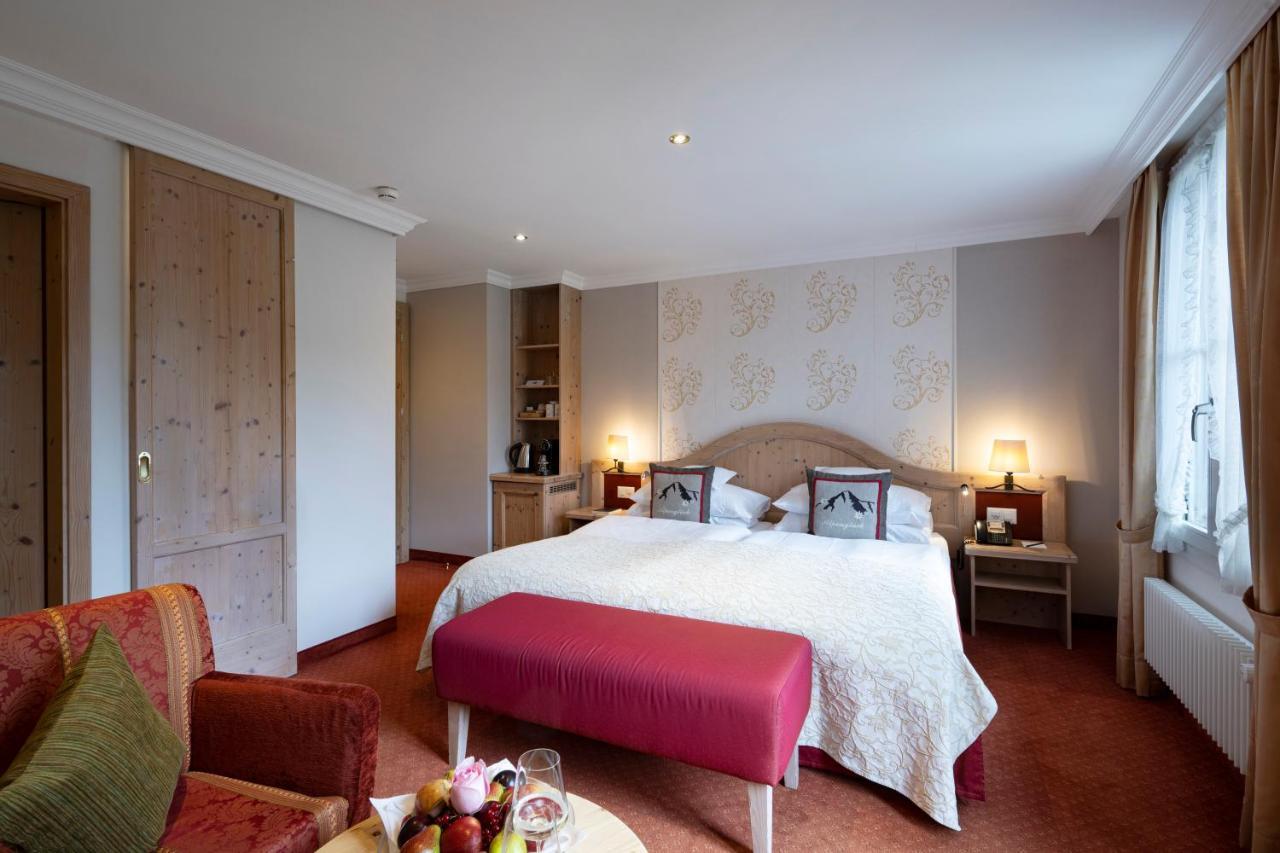โรมันทิคโฮเทล ชไวทแซร์โฮฟ Hotel กรินเดลวัลด์ ภายนอก รูปภาพ