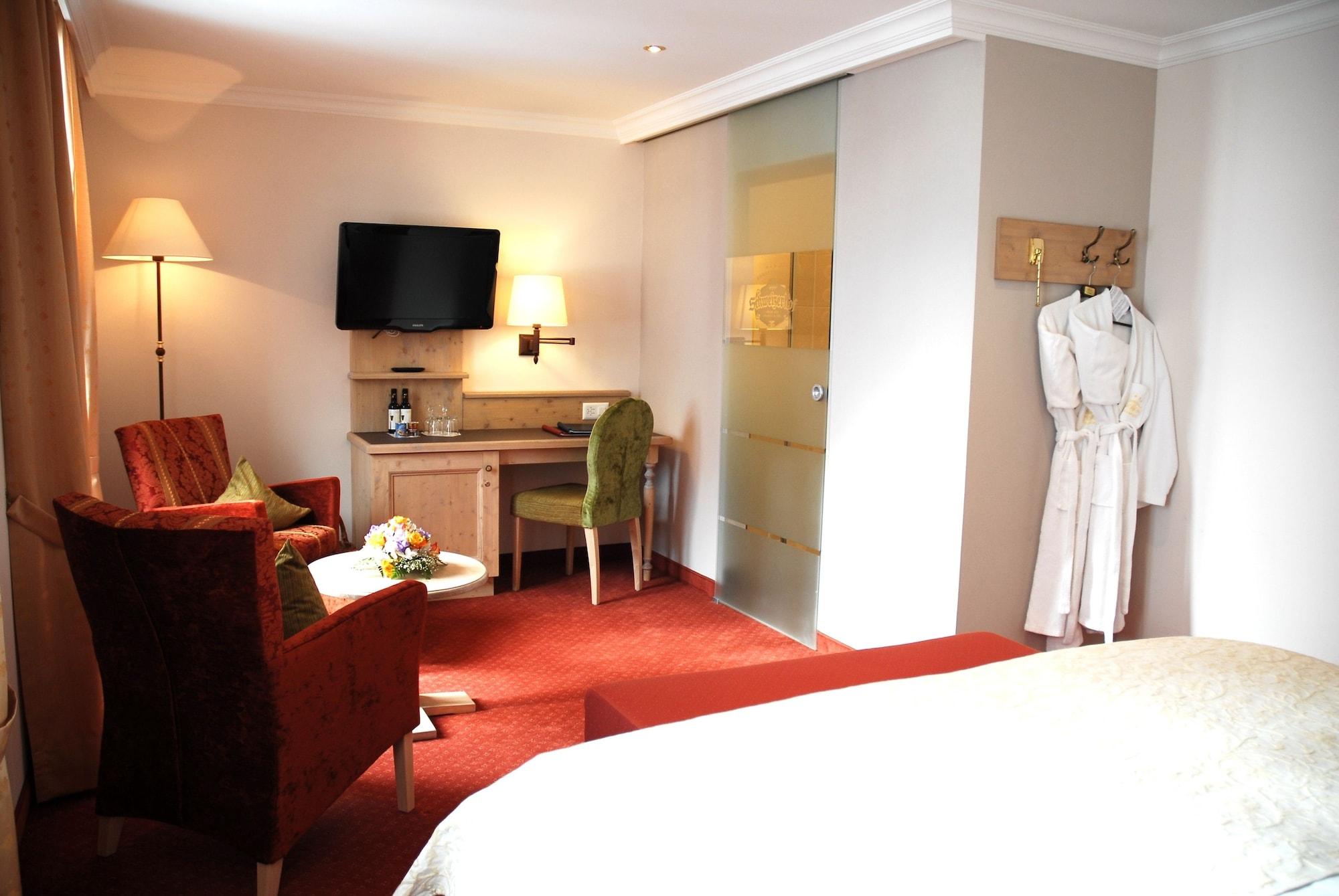 โรมันทิคโฮเทล ชไวทแซร์โฮฟ Hotel กรินเดลวัลด์ ภายนอก รูปภาพ