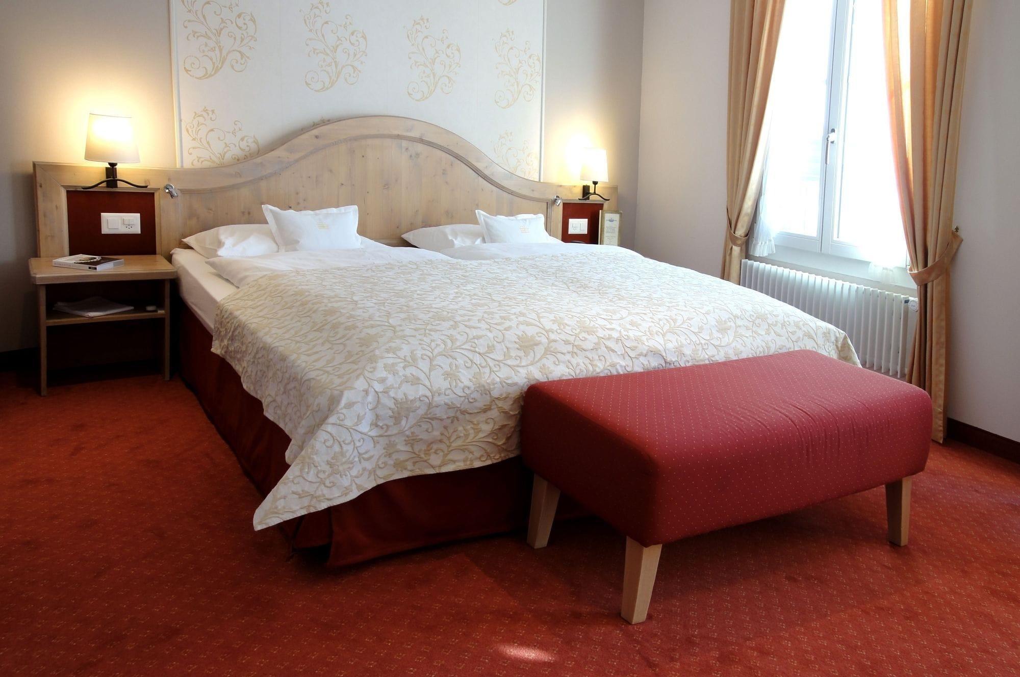 โรมันทิคโฮเทล ชไวทแซร์โฮฟ Hotel กรินเดลวัลด์ ภายนอก รูปภาพ